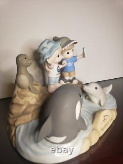 Precious Moments SeaWorld SIGNED Sea A World Of Wonder Figurine #239501
