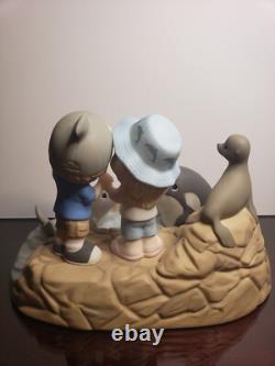 Precious Moments SeaWorld SIGNED Sea A World Of Wonder Figurine #239501