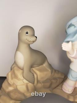 Precious Moments SeaWorld SIGNED Sea A World Of Wonder Figurine #239501