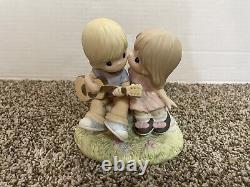 Precious Moments Share The Gift Of Love You Make My Heart Sing 1320II RARE