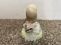 Precious Moments Share The Gift Of Love You Make My Heart Sing 1320II RARE