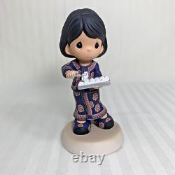 Precious Moments Singapore Airlines SQ Girl 2016 Figure with Hot Towels Limited LE