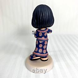 Precious Moments Singapore Airlines SQ Girl 2016 Figure with Hot Towels Limited LE