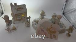 Precious Moments Sugar Town Skating Pond Complete 7 PC Collector Set 2 BONUS PCS