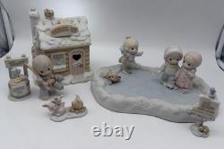 Precious Moments Sugar Town Skating Pond Complete 7 PC Collector Set 2 BONUS PCS