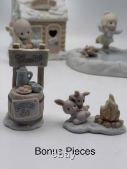 Precious Moments Sugar Town Skating Pond Complete 7 PC Collector Set 2 BONUS PCS