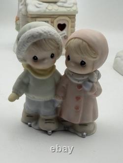 Precious Moments Sugar Town Skating Pond Complete 7 PC Collector Set 2 BONUS PCS