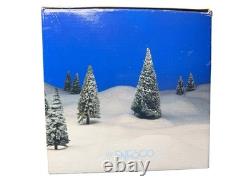 Precious Moments Sugar Town Skating Pond Complete 7 PC Collector Set BRAND NEW