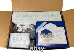 Precious Moments Sugar Town Skating Pond Complete 7 PC Collector Set BRAND NEW