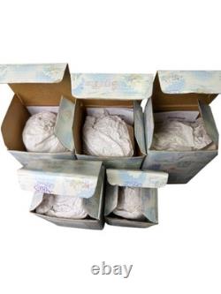 Precious Moments Sugar Town Skating Pond Complete 7 PC Collector Set BRAND NEW