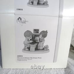 Precious Moments Teamwork Makes The Dream Work figurine #239013
