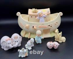 Precious Moments Two By Two Noah's Ark Starter Set. Nightlight Boat + Figures