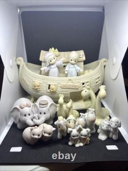 Precious Moments Two by Two Noah's Ark 11 Piece Set. Working Complete Set