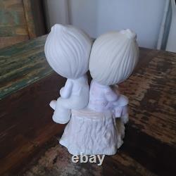 Precious Moments Vintage Figurine Love One Another E-1376 No Box RARE PIECE