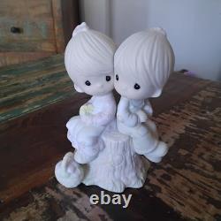 Precious Moments Vintage Figurine Love One Another E-1376 No Box RARE PIECE