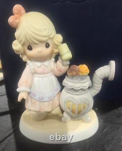 Precious Moments WARM HANDS, WARM HEART, WARM WISHES #191353 withoriginal box