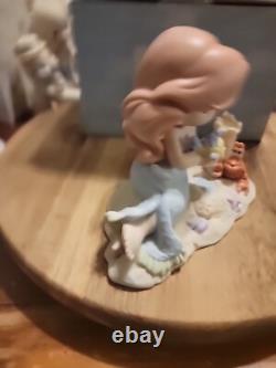 Precious Moments Walt Disney Showcase 630039 Ariel Retired