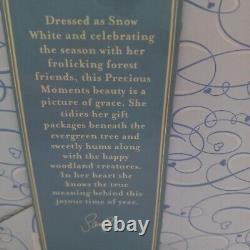 Precious Moments Walt Disney Showcase #810041 Snow White Christmas with Friends