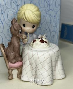 Precious Moments Walt Disney The Shortest Distance Between Two Hearts withBox 2007