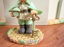 Precious Moments Wizard Of Oz Emerald City Gates set of 4 figurines &1 platform