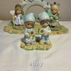 Precious Moments- Wizard Of Oz- Over The Rainbow Display Base With Figurines