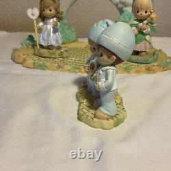 Precious Moments- Wizard Of Oz- Over The Rainbow Display Base With Figurines