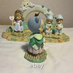 Precious Moments- Wizard Of Oz- Over The Rainbow Display Base With Figurines