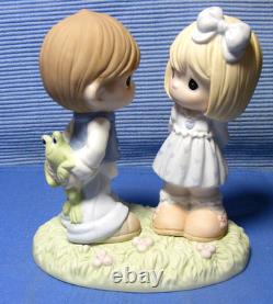 Precious Moments YOU MAKE ME HOPPY Collectors Club CC139003