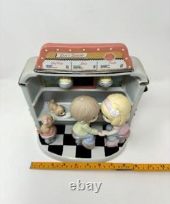 Precious Moments YOU MAKE MY HEART FLOAT Figurine Limited Edition #54017 2015 Precious Moments YOU MAKE MY HEART FLOAT Figurine Limited Edition #54017 2015