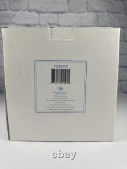 Precious Moments You're Picture Perfect 123007 Porcelain Figurine, NEW in box