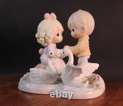 Precious Moments Your Love Gives Me Wings 610070 Couple With Swans Figurine
