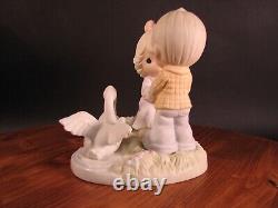 Precious Moments Your Love Gives Me Wings 610070 Couple With Swans Figurine
