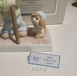 Precious Moments figurine Holding Onto Freedom Double Signed Flag Patriotic USA