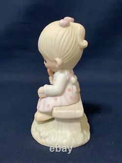 Precious Moments figurines, Loving is Sharing 1979, Vintage Collectable