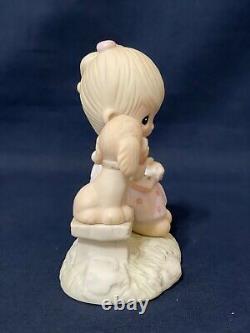 Precious Moments figurines, Loving is Sharing 1979, Vintage Collectable