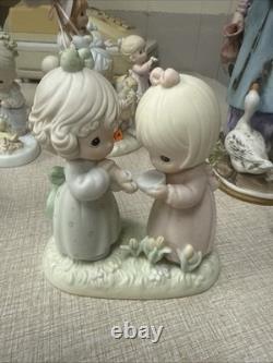 Precious moments figurines 13 Pieces