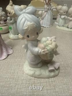 Precious moments figurines 13 Pieces
