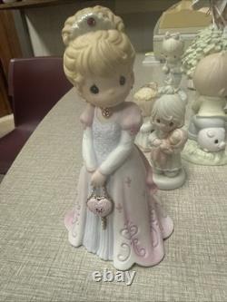 Precious moments figurines 13 Pieces