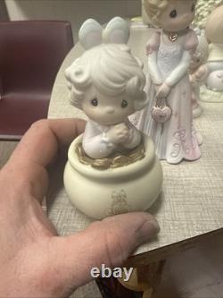 Precious moments figurines 13 Pieces