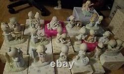 Precious moments figurines lot 18. 17 have boxes