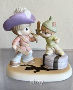 RARE Precious Moments Disney Showcase Never Grow Up Peter Pan & Capt Hook 164044