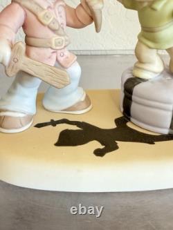 RARE Precious Moments Disney Showcase Never Grow Up Peter Pan & Capt Hook 164044