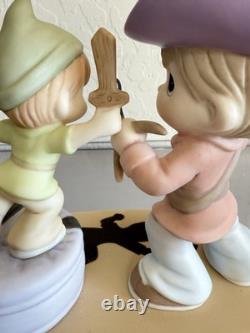 RARE Precious Moments Disney Showcase Never Grow Up Peter Pan & Capt Hook 164044