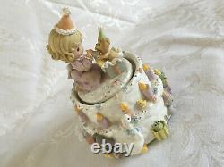 RARE Precious Moments Happy Birthday To You Action Music Box Dogs Cats 2002
