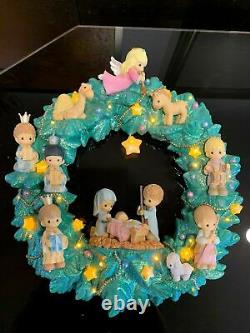 RARE Precious Moments Nativity Wreath Lighted 2005 Enesco Precious Moments