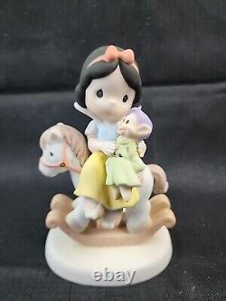 Rare Disney Precious Moments Riding Off To A Fairy Tale Ending 2009 Snow White