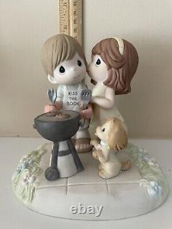 Rare Precious Moments BBQ Couple Kiss the cook'Our love Sizzles' 122010 MIB