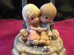 SALE! Precious Moments Couple Sitting On Bench Between Lamppost 143027 Ltd Edit