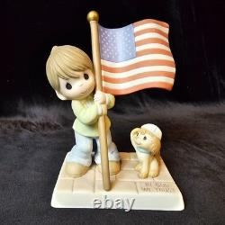 SIGNED Precious Moments Holding Onto Freedom USA Flag Patriotic Chapel Event