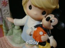 T Precious Moments-Disney Park Exclusive-A Smile Means Friendship To Everyone